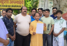 UP: ‘भगवान का स्वरूप सड़क पर नहीं नाचे’: कांवड़ मेले में अश्लील भजनों और अमर्यादित झांकियों पर रोक की मांग