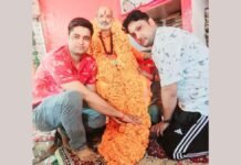 UP: गुरु पूर्णिमा पर कृपा धाम आश्रम में उमड़ा आस्था का सैलाब, हजारों श्रद्धालुओं ने लिया आचार्य स्वदेश अग्निहोत्री का आशीर्वाद