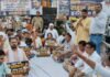 UP: रायबरेली में राहुल-प्रियंका के खिलाफ धरना, मंत्री दिनेश प्रताप सिंह ने उठाई इस्तीफे की मांग
