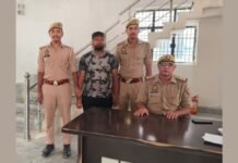 UP: चंदौली पुलिस की बड़ी कार्रवाई: इनामी गौतस्कर गिरफ्तार, पश्चिम बंगाल तक फैला था नेटवर्क