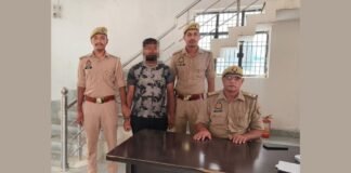 UP: चंदौली पुलिस की बड़ी कार्रवाई: इनामी गौतस्कर गिरफ्तार, पश्चिम बंगाल तक फैला था नेटवर्क