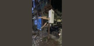 UP: हादसे को दावत दे रहे खुले बिजली के तार, शिकायत के एक महीने बाद भी नहीं हुई कार्रवाई