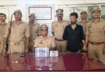 UP: इनामी लुटेरे को मुगलसराय पुलिस ने दबोचा, लूट की रकम, चोरी की बाइक और तमंचा बरामद