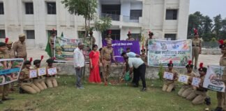 “आज लगाया एक पौधा, कल मुस्कुराएगी धरती” — वन महोत्सव में हरियाली बचाने का लिया संकल्प