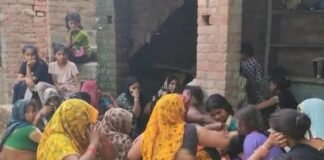 एटा में मौत बनकर दौड़ा कंटेनर: फर्रुखाबाद के तीन युवकों समेत पांच की दर्दनाक मौत, गांवों में पसरा मातम