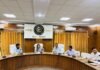 फर्रुखाबाद में सड़क सुरक्षा पर सख्ती : 7 दिन में स्कूलों से मांगा अनुपालन प्रमाणपत्र, नियम तोड़ने वाले वाहनों पर होगी कार्रवाई