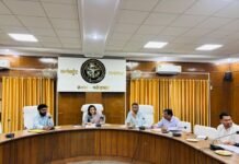 फर्रुखाबाद में सड़क सुरक्षा पर सख्ती : 7 दिन में स्कूलों से मांगा अनुपालन प्रमाणपत्र, नियम तोड़ने वाले वाहनों पर होगी कार्रवाई