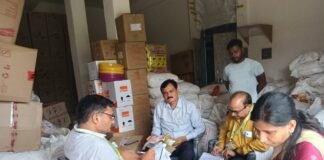 देवरिया : खाद्य मसाला प्रतिष्ठानों पर सघन निरीक्षण, बिना लाइसेंस वाले संचालकों को नोटिस