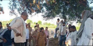 उत्तर प्रदेश : इटावा में प्रशासन का बड़ा एक्शन, भरथना में दूसरे दिन भी चला अतिक्रमण हटाओ अभियान; सरकारी जमीन पर कब्जा करने वालों में हड़कंप