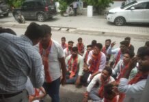 सीतापुर में महंगी किताबों और भर्ती प्रक्रिया में पारदर्शिता की मांग, एबीवीपी ने डीएम को सौंपा ज्ञापन