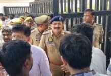 उत्तर प्रदेश : बिजली-पानी, हॉस्टल और मेस की बदहाली पर फूटा छात्रों का गुस्सा, मिर्ज़ापुर मेडिकल कॉलेज में धरना