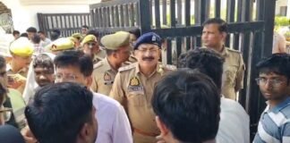 उत्तर प्रदेश : बिजली-पानी, हॉस्टल और मेस की बदहाली पर फूटा छात्रों का गुस्सा, मिर्ज़ापुर मेडिकल कॉलेज में धरना