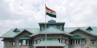 मिर्जापुर के पुष्पराज सिंह का IAS में चयन, लालगंज में जश्न और गौरव का माहौल