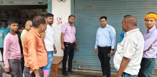 Uttar Pradesh : सीएचसी रामनगर में झोलाछाप डॉक्टरों पर स्वास्थ्य विभाग की बड़ी कार्रवाई, चार क्लीनिक सील, दो दिन में अभिलेख प्रस्तुत करने का नोटिस