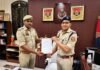 उत्तर प्रदेश : जब हर पल था कीमती; सरयू नहर में कूदकर हेड कांस्टेबल पवन यादव ने बचाई युवक की जान, एसपी ने किया सम्मानित