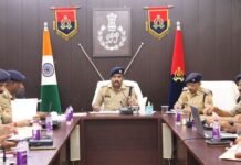 उत्तर प्रदेश: अमेठी में एसपी का अल्टीमेटम : अपराधियों पर सख्ती, थानों में दलाल दिखे तो थाना प्रभारी होंगे जिम्मेदार