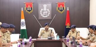 उत्तर प्रदेश: अमेठी में एसपी का अल्टीमेटम : अपराधियों पर सख्ती, थानों में दलाल दिखे तो थाना प्रभारी होंगे जिम्मेदार