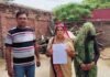 उत्तर प्रदेश : मैनपुरी में शहीद BSF जवान की पत्नी का गंभीर आरोप, स्मारक निर्माण रुकवाया, लेखपाल पर रिश्वत मांगने का भी आरोप