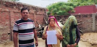 उत्तर प्रदेश : मैनपुरी में शहीद BSF जवान की पत्नी का गंभीर आरोप, स्मारक निर्माण रुकवाया, लेखपाल पर रिश्वत मांगने का भी आरोप