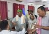 उत्तर प्रदेश : मथुरा में बीकेयू नेता और बीडीओ के बीच समाधान दिवस में तीखी नोकझोंक, ग्रामीण समस्याओं को लेकर गरमाया माहौल