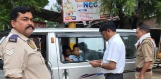 उत्तर प्रदेश : स्कूली वाहनों पर एआरटीओ का सख्त एक्शन, 12 का चालान, 3 वाहन सीज
