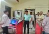 उत्तर प्रदेश : नगर पालिका कार्यालय में डीएम का औचक निरीक्षण; अव्यवस्था पर ताबड़तोड़ कार्रवाई, 14 अनुपस्थित कर्मचारियों का एक दिन का वेतन काटने के दिए आदेश