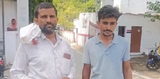 उत्तर प्रदेश, चंदौली : खेत में काम कर रहे किसानों से पुलिस पर मारपीट और 30 हजार की वसूली का आरोप, एसपी से जांच की मांग