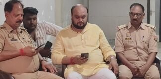 उत्तर प्रदेश : मुख्यमंत्री योगी के दौरे से पहले कांग्रेस नेताओं की घेराबंदी, हाउस अरेस्ट कर पुलिस ने रोका विरोध प्रदर्शन