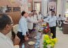 उत्तर प्रदेश : मिर्ज़ापुर में स्वास्थ्य सुरक्षा अब जेब पर नहीं पड़ेगी भारी, इलाज होगा कैशलेस ; शिक्षकों को मिली सरकार की बड़ी स्वास्थ्य सौगात