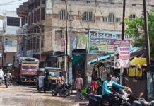 उत्तर प्रदेश : दिलदारनगर में बारिश बनी मुसीबत, बाजार की सड़कों पर जलभराव