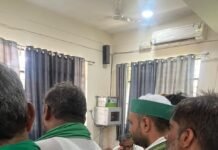 उत्तर प्रदेश : भाकियू जिला उपाध्यक्ष के नेतृत्व में किसानों ने तहसील दिवस में एडीएम प्रशासन को सौंपा ज्ञापन; 4 दिनों का अल्टीमेटम, अनिश्चितकालीन धरने की चेतावनी