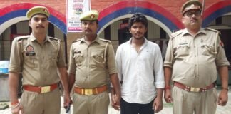 UP: आजमगढ़ में गैंगस्टर एक्ट में वांछित आरोपी गिरफ्तार, चेन स्नेचिंग से पुलिस पर फायरिंग तक 4 केस दर्ज