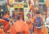 यूपी: लखनऊ में कांवड़ियों का प्रदर्शन, मोहन रोड जाम; मांग पर अड़े कांवड़िए