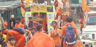 यूपी: लखनऊ में कांवड़ियों का प्रदर्शन, मोहन रोड जाम; मांग पर अड़े कांवड़िए