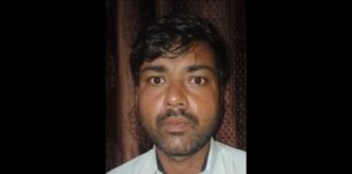 UP: मिर्जापुर घर पर खड़ी बाइक के वाराणसी में कट रहे चालान, फर्जी नंबर प्लेट ने बढ़ाई मजदूर की परेशानी