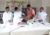 Banda: जेल की सलाखों के बीच बंधा राखी का रिश्ता! बंदियों की कलाई पर सजा प्यार का धागा, भावुक हुआ बांदा जिला कारागार