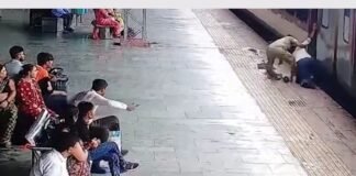 UP: चलती ट्रेन से फिसली महिला, GRP सिपाही ने सेकंडों में खींचकर बचाई जान, वीडियो वायरल