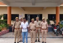 UP: सुल्तानपुर में अवैध तमंचे के साथ युवक गिरफ्तार, हत्या के प्रयास समेत कई मुकदमे दर्ज