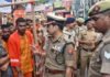 UP: सावन के पहले सोमवार पर बाबा विश्वनाथ के दरबार में उमड़ा आस्था का सैलाब, आधी रात से शुरू हुआ दर्शन का सिलसिला