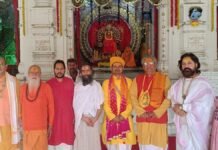 ‘भगवा में ही आए…’, मुस्लिम कांवड़ियों को लेकर संत समाज की दो टूक, घर वापसी की भी कही बात