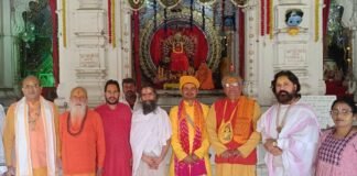 ‘भगवा में ही आए…’, मुस्लिम कांवड़ियों को लेकर संत समाज की दो टूक, घर वापसी की भी कही बात