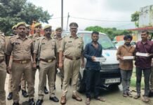 UP: इटावा में पुलिस मुठभेड़, फायरिंग कर भाग रहे 3 शातिर बदमाश गिरफ्तार, कार समेत हथियार बरामद