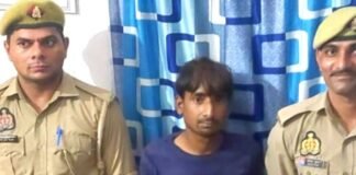 इटावा: चोरी की बाइक पर फर्जी नंबर प्लेट लगाकर घूम रहा युवक गिरफ्तार, तमंचा भी बरामद
