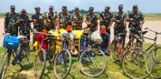 बहराइच: एसएसबी की बड़ी कार्रवाई, 17 बोरी यूरिया व 6 साइकिलों के साथ चार नेपाली तस्कर गिरफ्तार