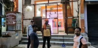 इटावा: शिव मंदिर के दानपात्र का ताला तोड़कर नकदी चोरी, सीसीटीवी फुटेज के आधार पर होगी जांच