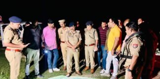 UP: बहराइच में बिजली तार चोर गिरोह से पुलिस की मुठभेड़, एक बदमाश के पैर में लगी गोली, 4 गिरफ्तार