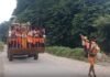 UP: बुलडोजर पर सवार होकर निकले कांवड़िए, ‘हर-हर महादेव’ के जयकारों के बीच वीडियो वायरल