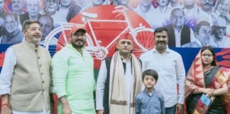 मुगलसराय: सपा महिला नगर अध्यक्ष आरती यादव ने दिया इस्तीफा, पद से हटकर साधारण कार्यकर्ता के रूप में करेंगी काम