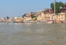 UP: काशी में बारिश का इंतजार, गर्मी-उमस से बेहाल लोग, 17 सेंटीमीटर घटा गंगा का जलस्तर