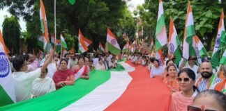 सहारनपुर: भाजपा ने निकाली भव्य तिरंगा यात्रा, 151 फीट लंबे तिरंगे ने खींचा ध्यान